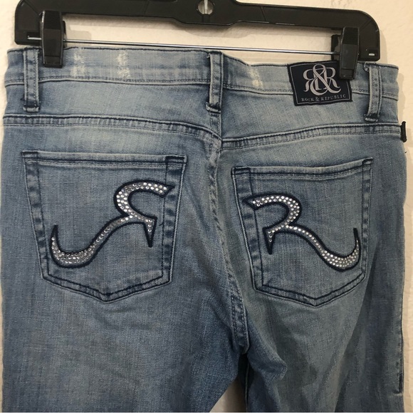 ROCK & REPUBLIC Jeans Boot Cut Distressed Light Wash Low Rise Bling Back Pockets - Picture 14 of 16
